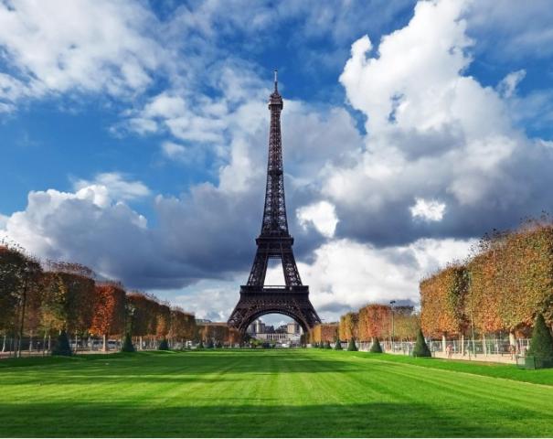 Eiffel tower & green